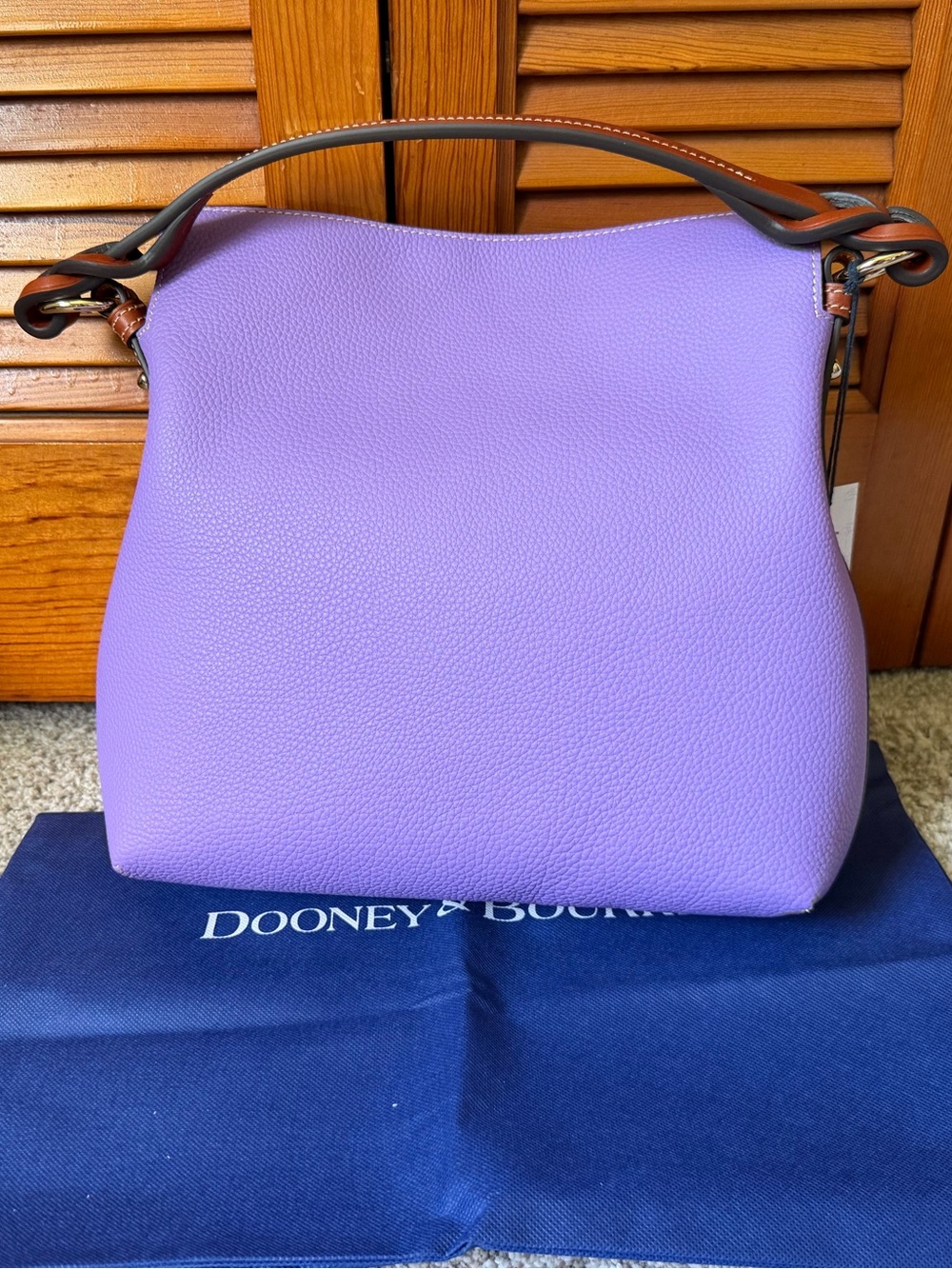 New Dooney & Bourke Lilac Pebble Leather Twist Strap Hobo Shoulder Bag Purse - Picture 3 of 4